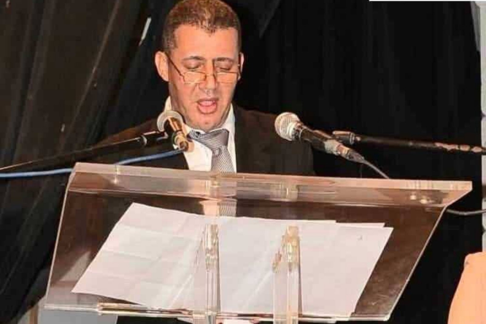 الصحفي والشاعر الغنائي خالد فؤاد 